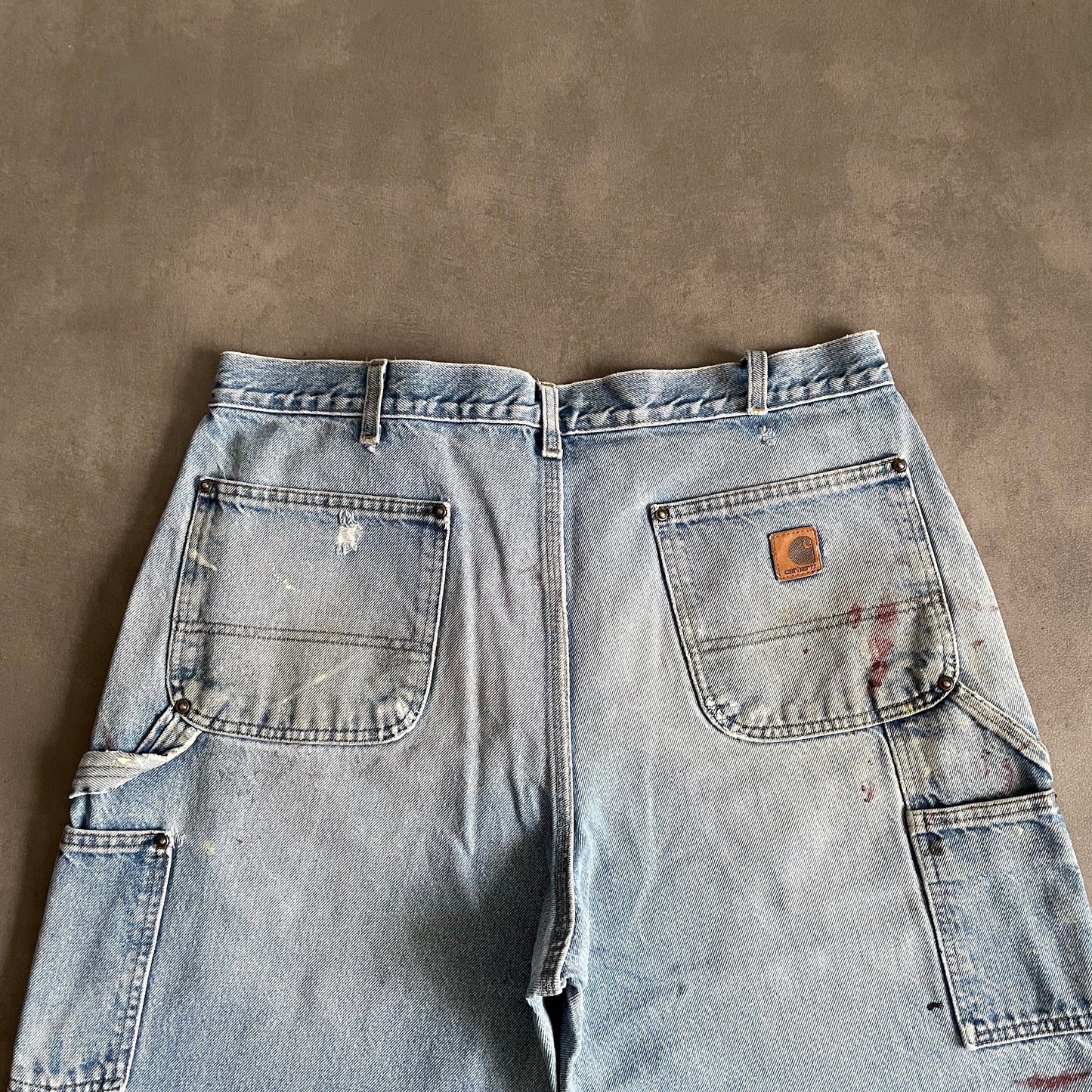 DIRTY AND PAINTED CARHARTT DOUBLE KNEE