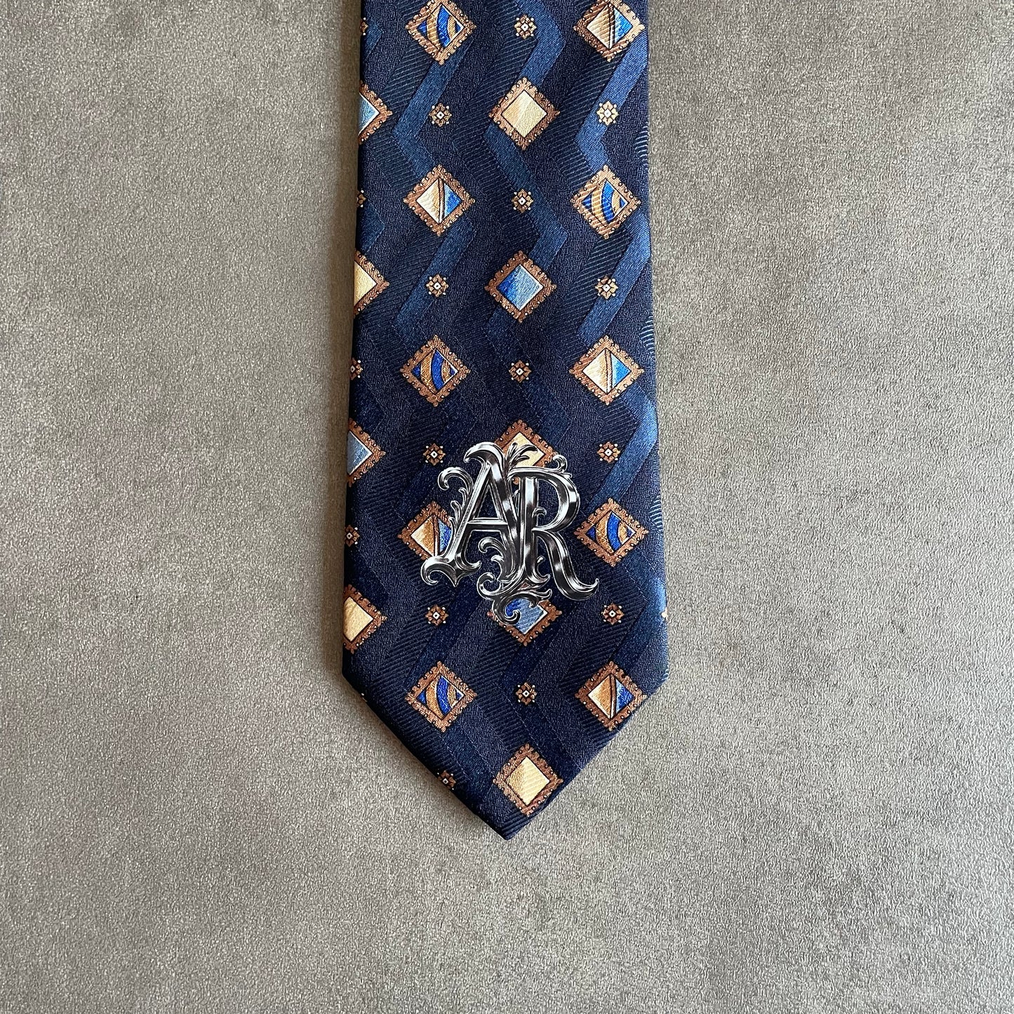 Vintage Tie "AR" Chrome