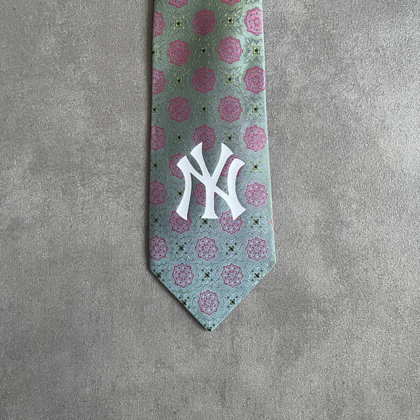 NEW YORK CUSTOM TIE